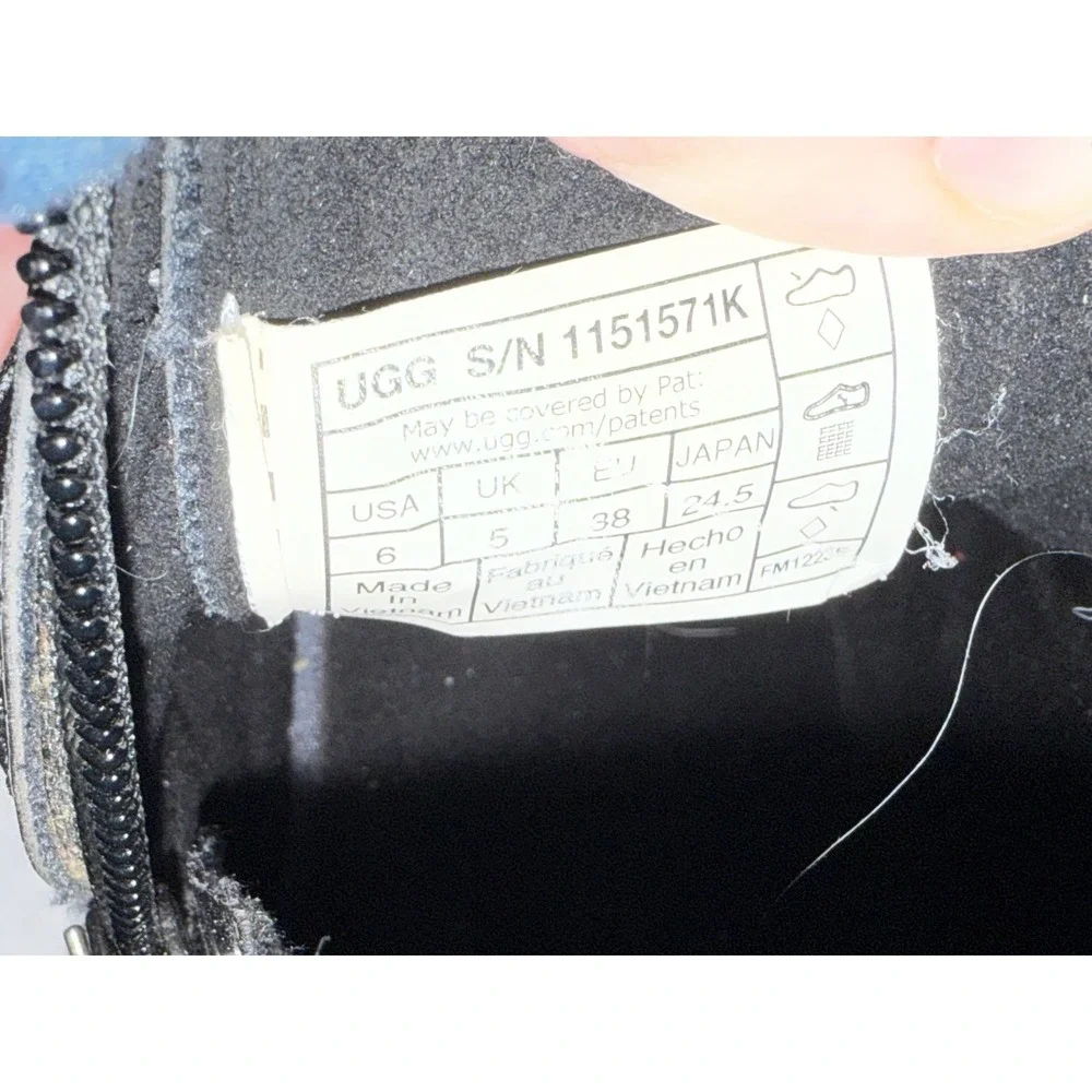 UGG kids ashton